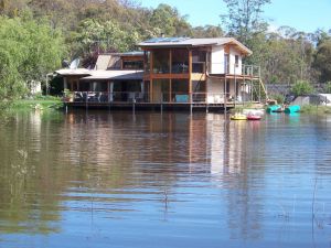 Lakeside Lodge - Accommodation Nelson Bay